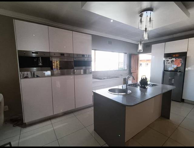 3 BEDROOM HOUSE FOR SALE IN WITFIELD